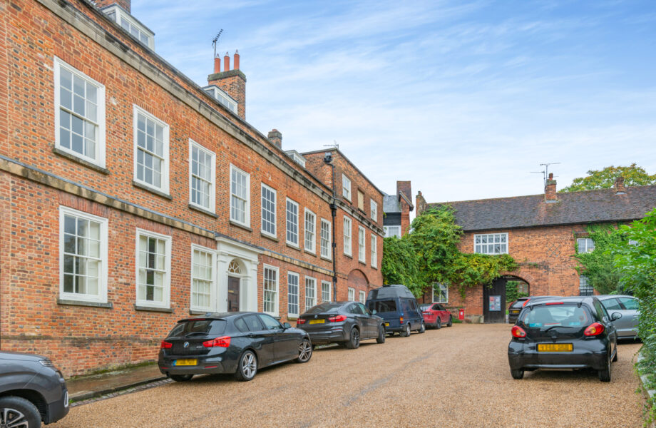 3 The Gatehouse Fore St