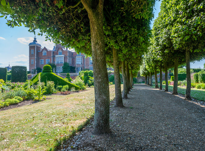 Hatfield Park’s beautiful venue spaces and gorgeous gardens - Hatfield Park