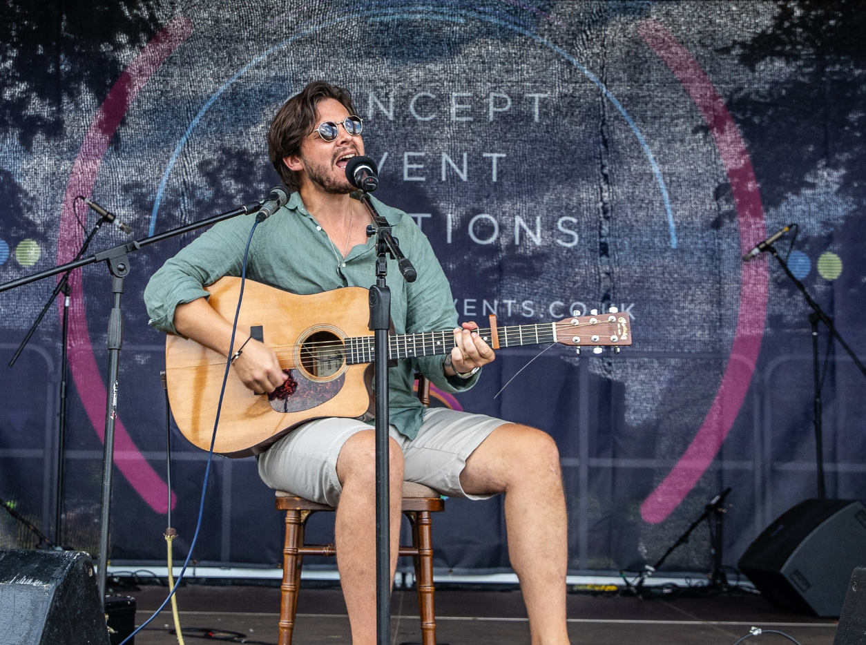  Live Music at The Coach House Kitchen