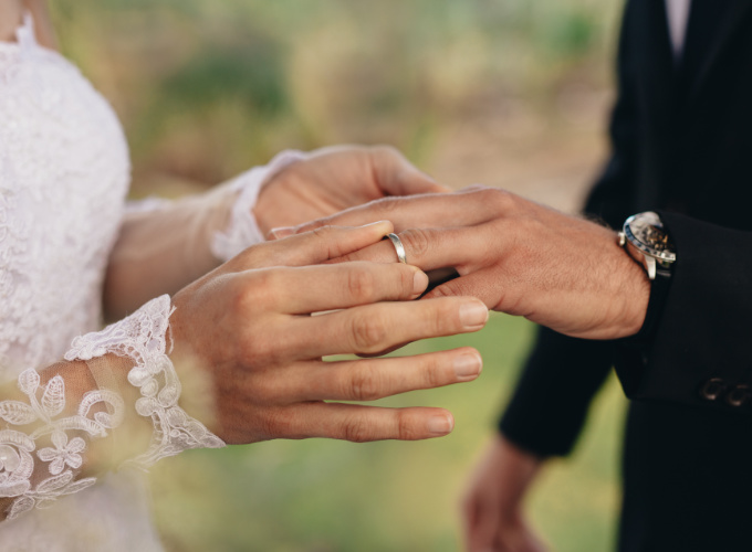 Small and micro weddings - exchanging rings - Hatfield Park