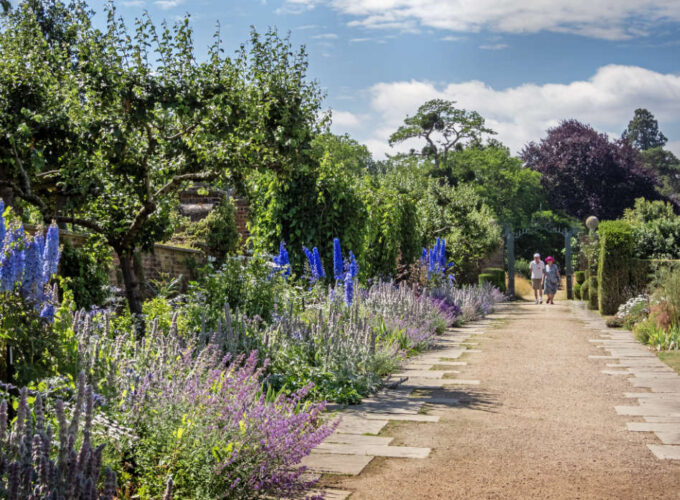 The gardens at Hatfield Park - volunteers - Hatfield Park