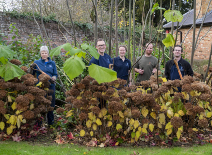 Volunteers in the Gardens - Hatfield Park - Hatfield Park