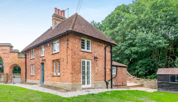1 Hertford Road Lodge